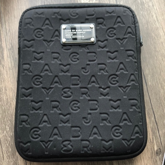 Marc Jacobs iPad case - Picture 1 of 3
